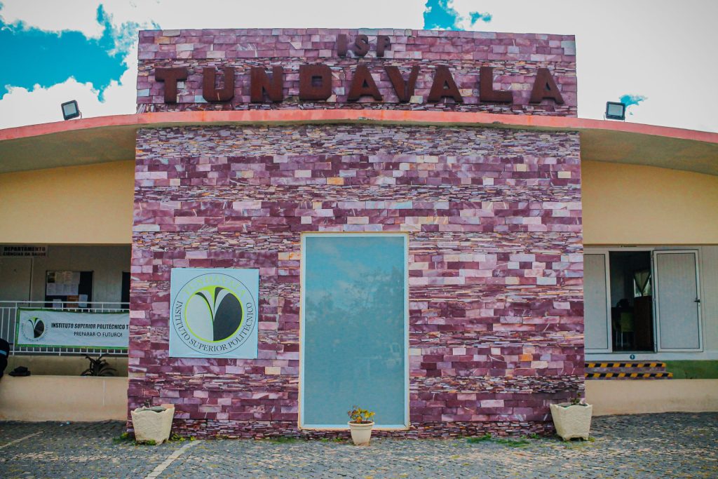 Campus Tundavala entrada